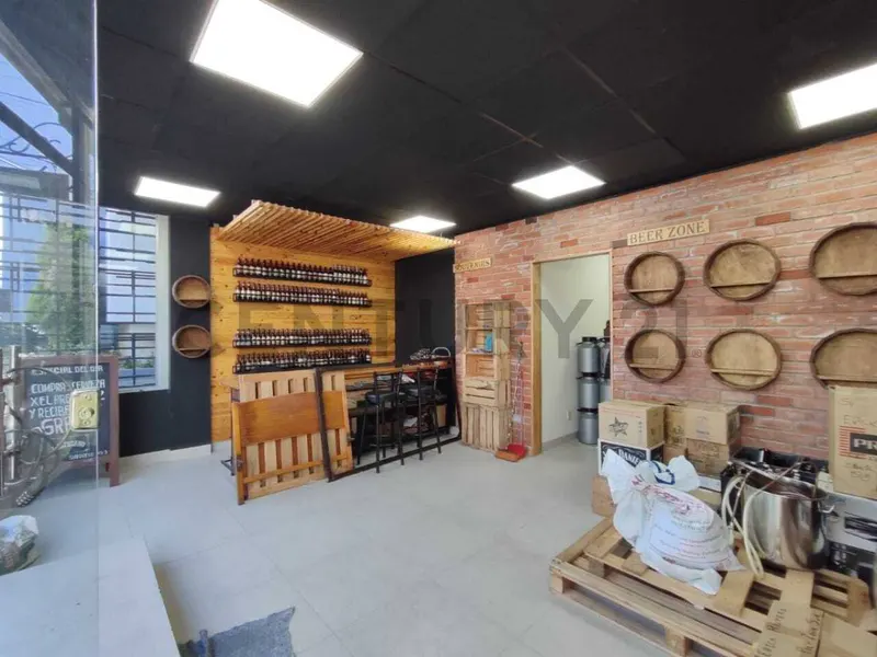 Foto 7 de Alquila este local comercial en la 25 de Calacoto, al lado del mercado Los Pinos