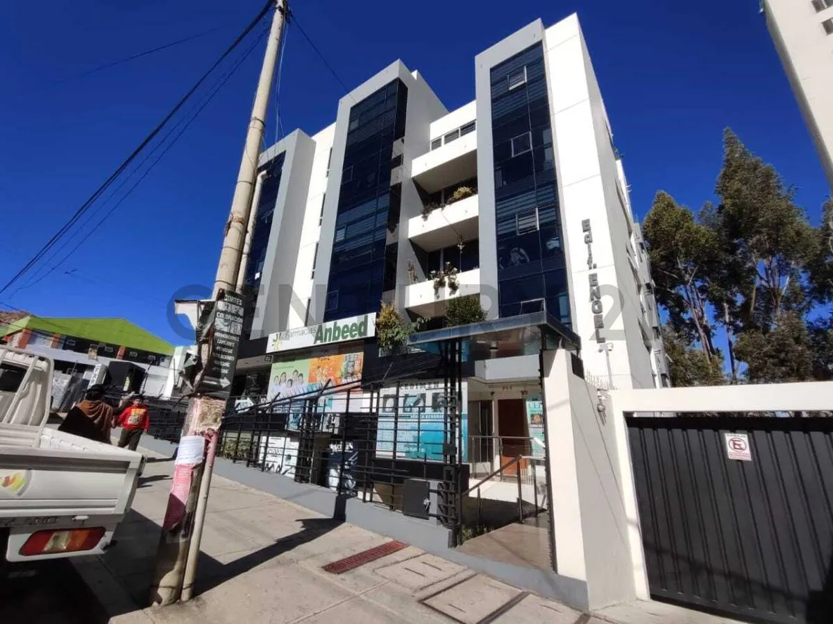Foto 2 de Alquila este local comercial en la 25 de Calacoto, al lado del mercado Los Pinos
