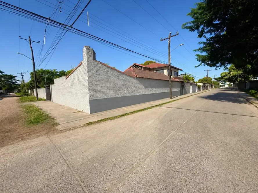 Foto 10 de Casa en Esquina en Anticretico con Alto Potencial - 6to Anillo Doble Via La Guardia