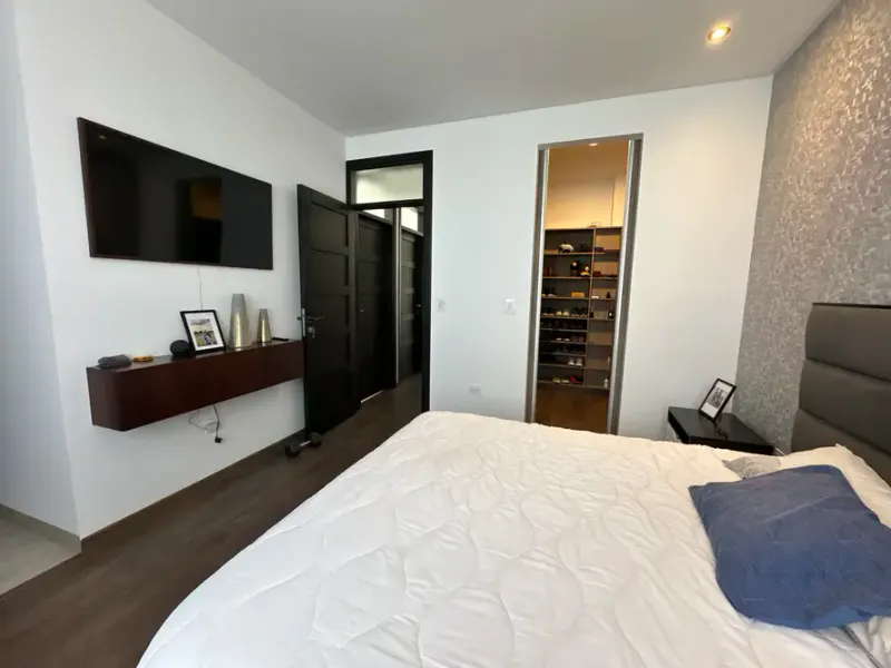 Foto 18 de Departamento en Venta - Zona Queru Queru