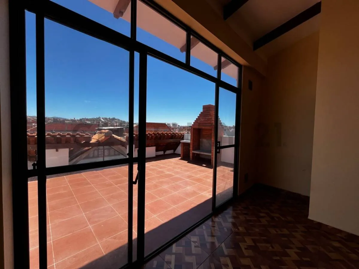 Foto 1 de Departamento con Hermosa Vista en Alquiler