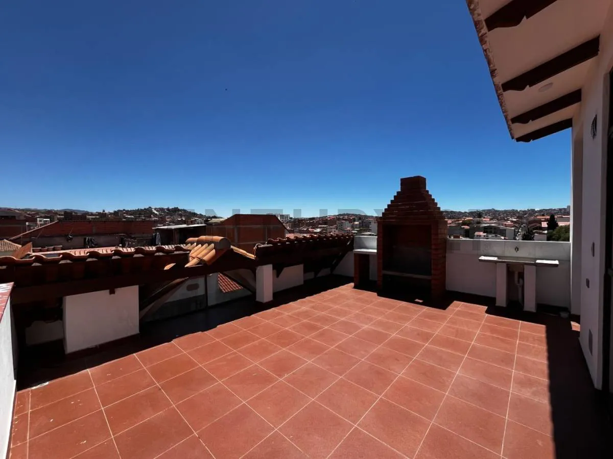 Foto 2 de Departamento con Hermosa Vista en Alquiler