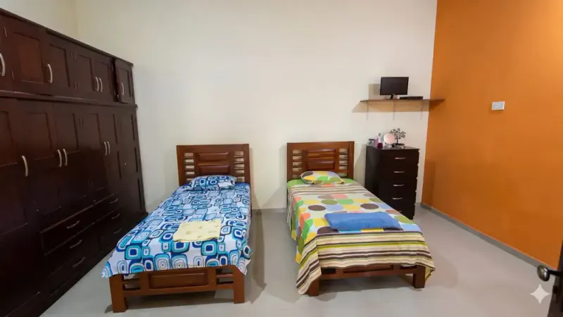 Foto 14 de Casa de Dos Plantas en Venta Montero con 5 Dormitorios