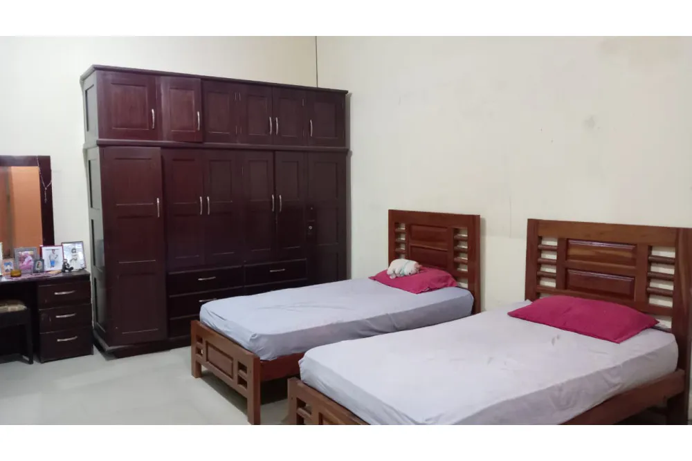 Foto 4 de Casa de Dos Plantas en Venta Montero con 5 Dormitorios