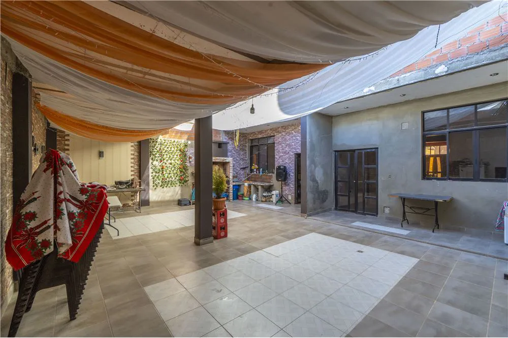Foto 7 de Casa con 2 viviendas en venta QUILLACOLLO-PIÑAMI