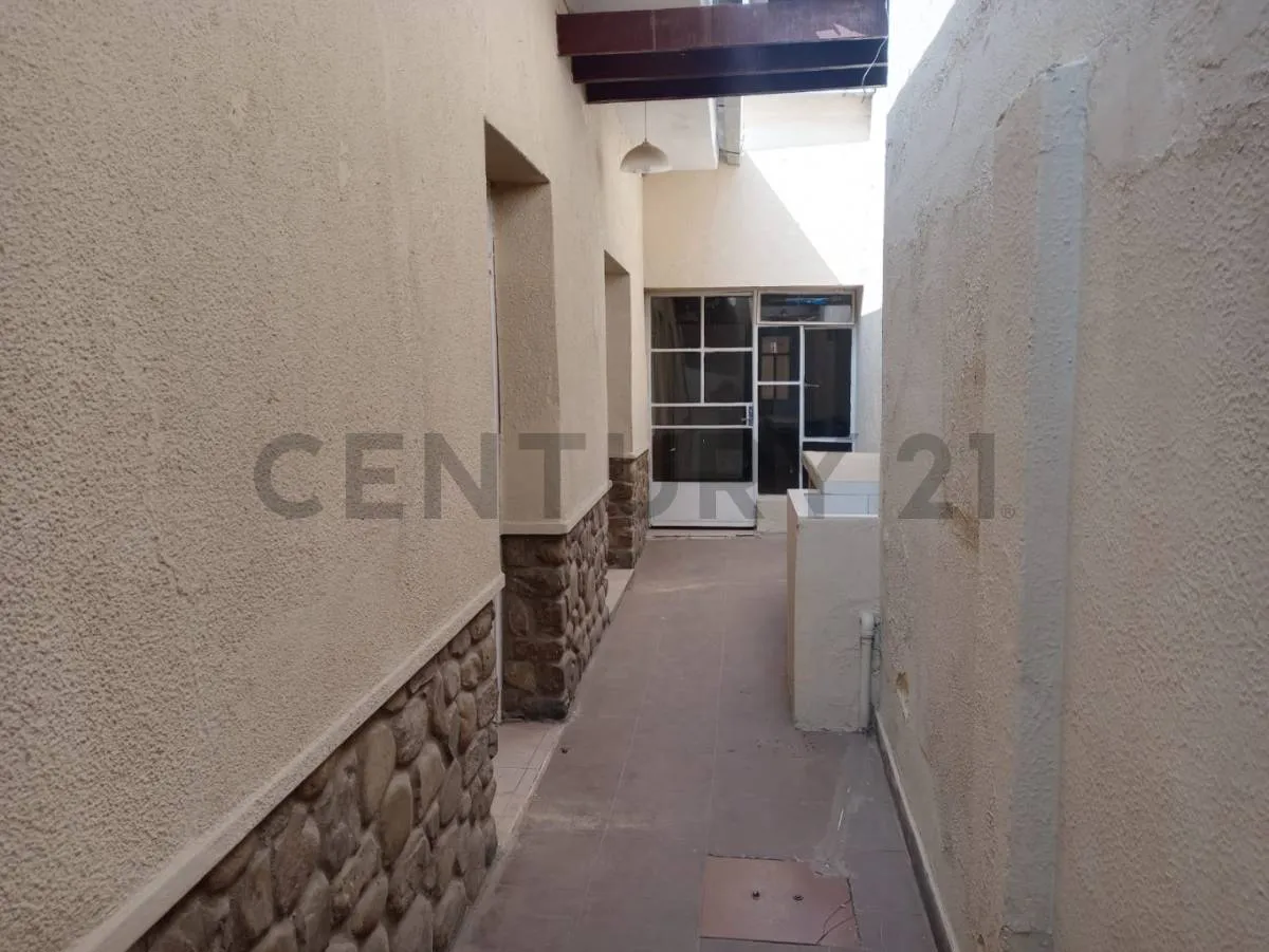 Foto 10 de Alquilo Centrica Casa con Varios Ambientes para Oficina