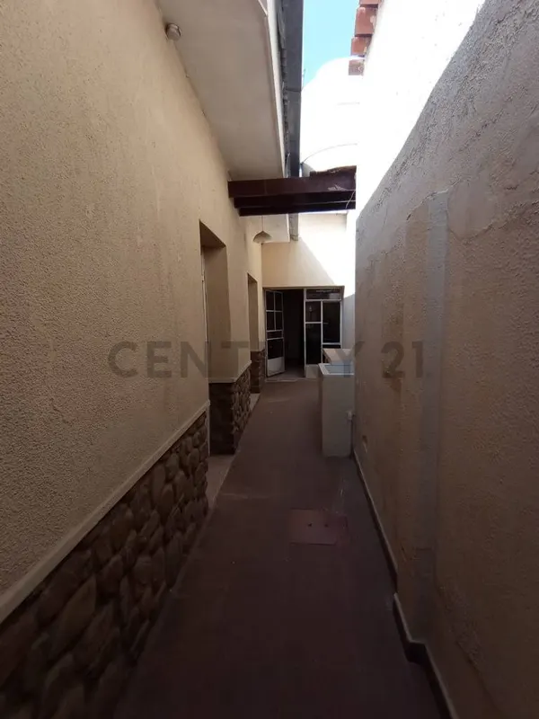 Foto 6 de Alquilo Centrica Casa con Varios Ambientes para Oficina