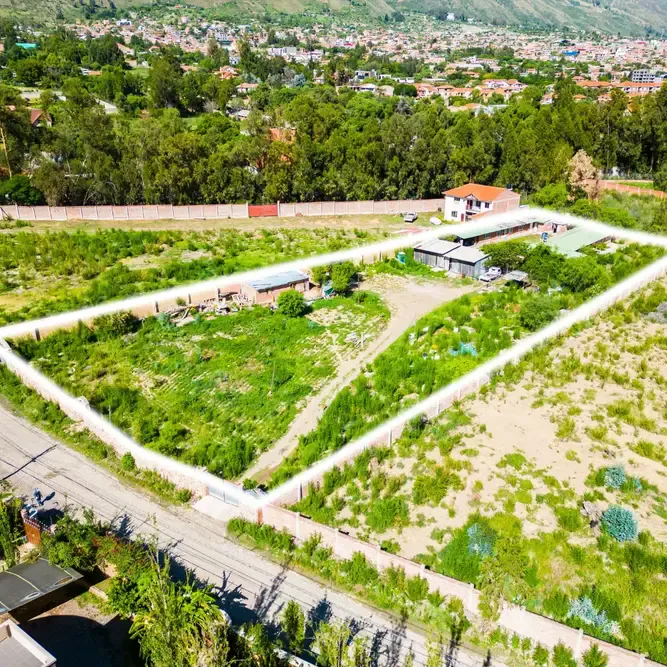 Foto 1 de Amplio Terreno en Alquiler de 4553 M2 - Amurallado - Zona Putucu - Tiquipaya
