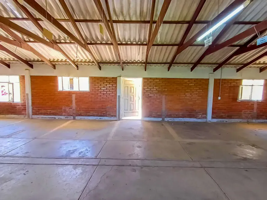 Foto 8 de Amplio Terreno en Alquiler de 4553 M2 - Amurallado - Zona Putucu - Tiquipaya