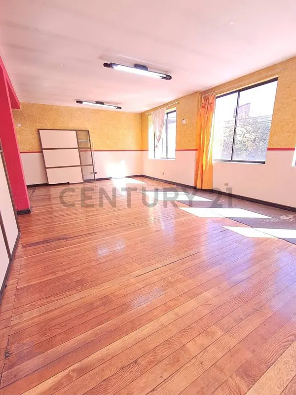 Foto 10 de Amplio y Estratégicamente Ubicado | Local u Oficina en Alquiler – Miraflores