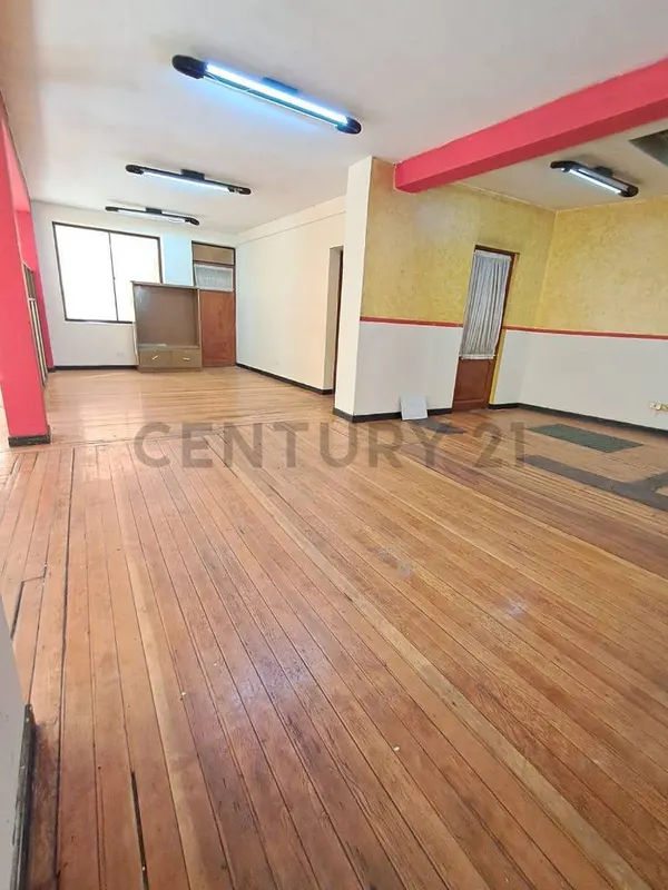 Foto 20 de Amplio y Estratégicamente Ubicado | Local u Oficina en Alquiler – Miraflores