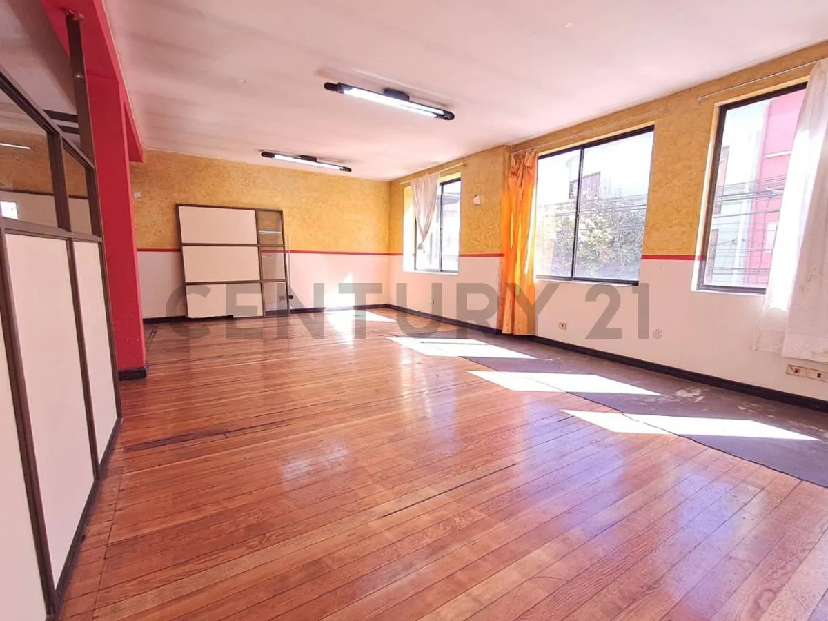 Foto 9 de Amplio y Estratégicamente Ubicado | Local u Oficina en Alquiler – Miraflores