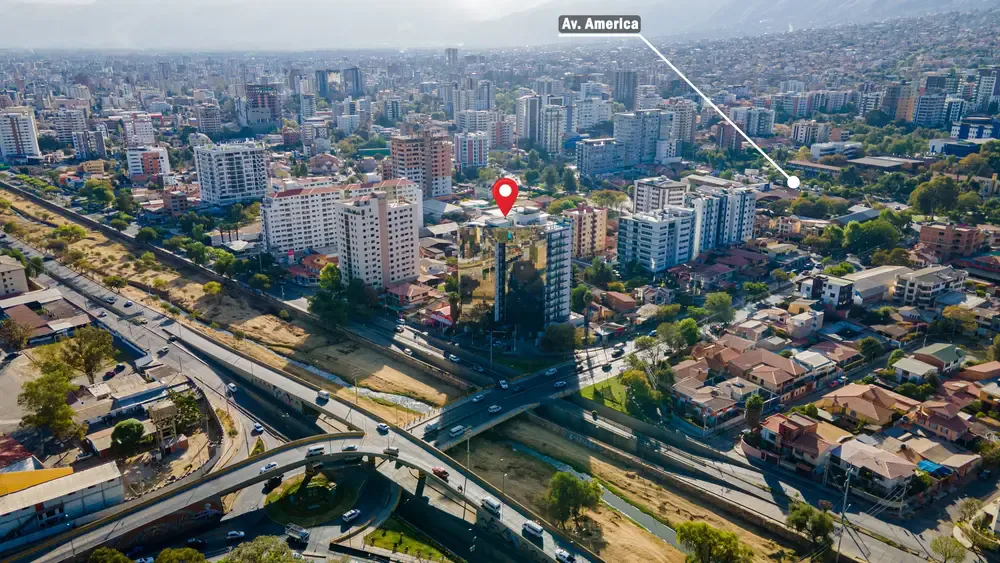 Foto 1 de Local Comercial en Venta Edificio Torres Muyurina