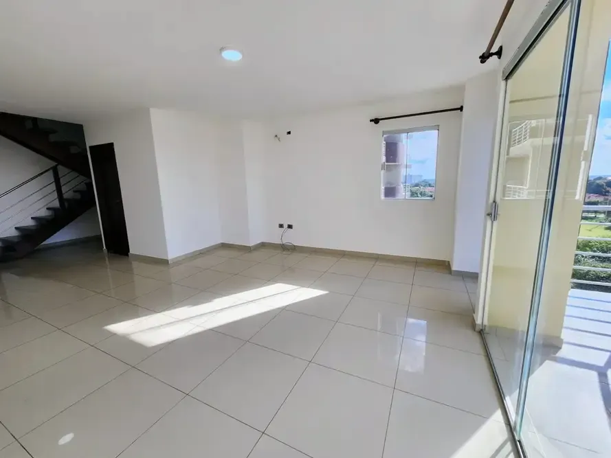 Foto 6 de Departamento Dúplex de 3 Dormitorios en Venta – Zona Norte, Condominio Jazmines del Parque 1