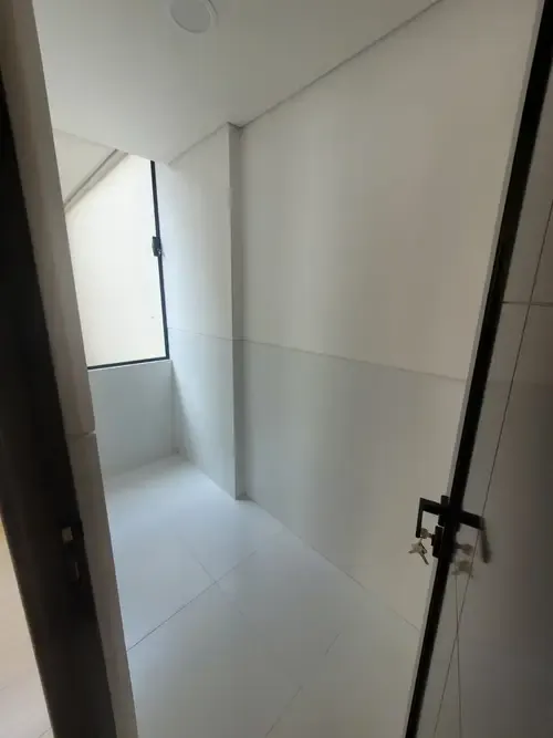 Foto 12 de Local comercial nuevo en Calacoto con alta exposición y flujo