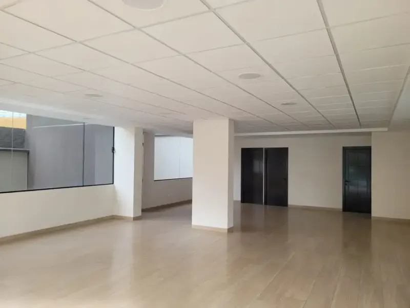 Foto 8 de Local comercial nuevo en Calacoto con alta exposición y flujo
