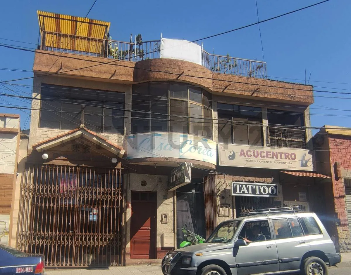 Foto 1 de Casa Comercial Sobre La Calle Cochabamba