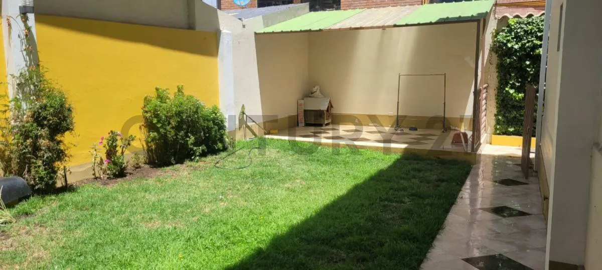 Foto 4 de Preciosa Casa en venta en Calacoto