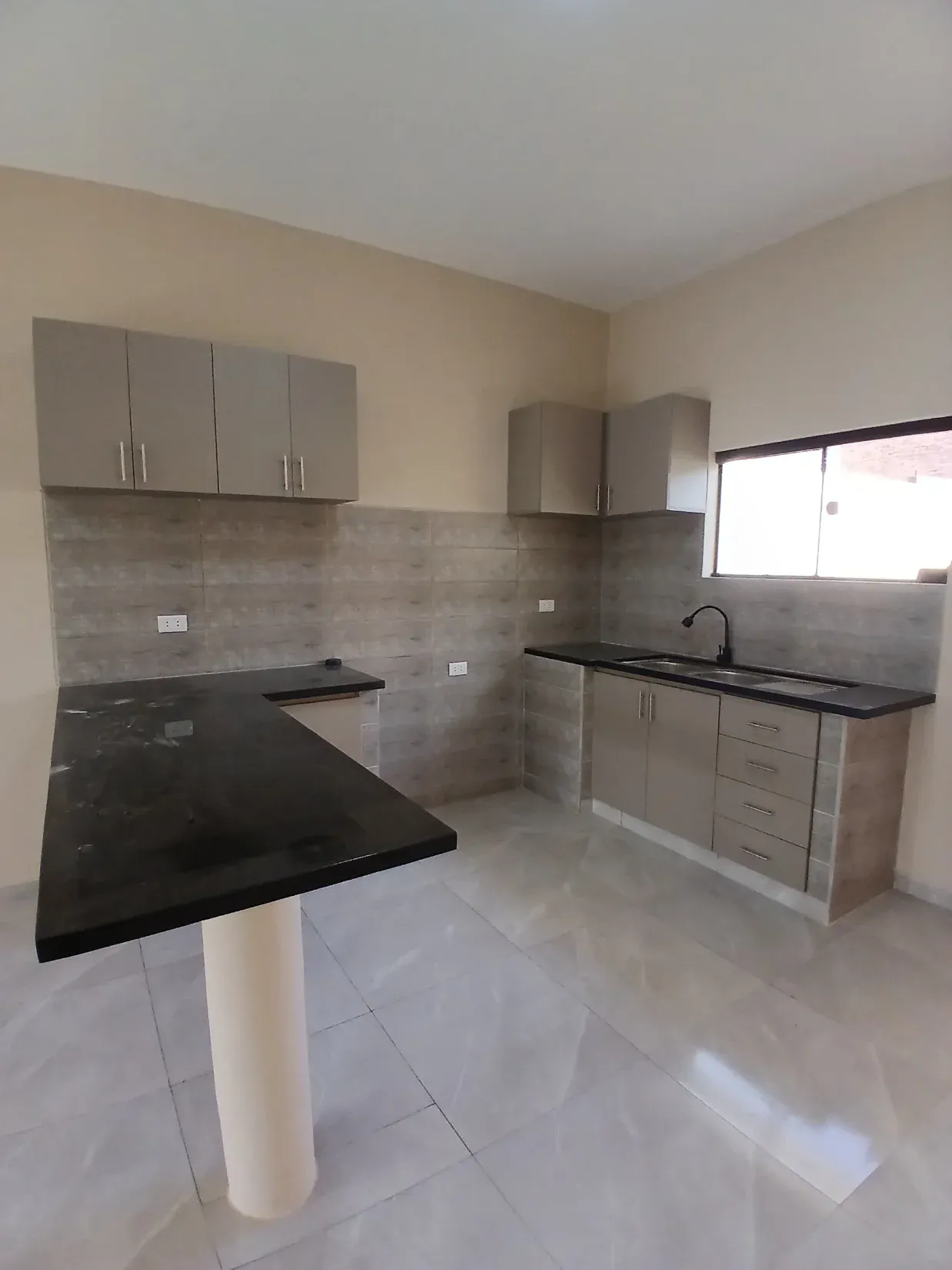 Foto 4 de Casa a Estrenar en VENTA o ALQUILER Doble Vía La Guardia Km. 15
