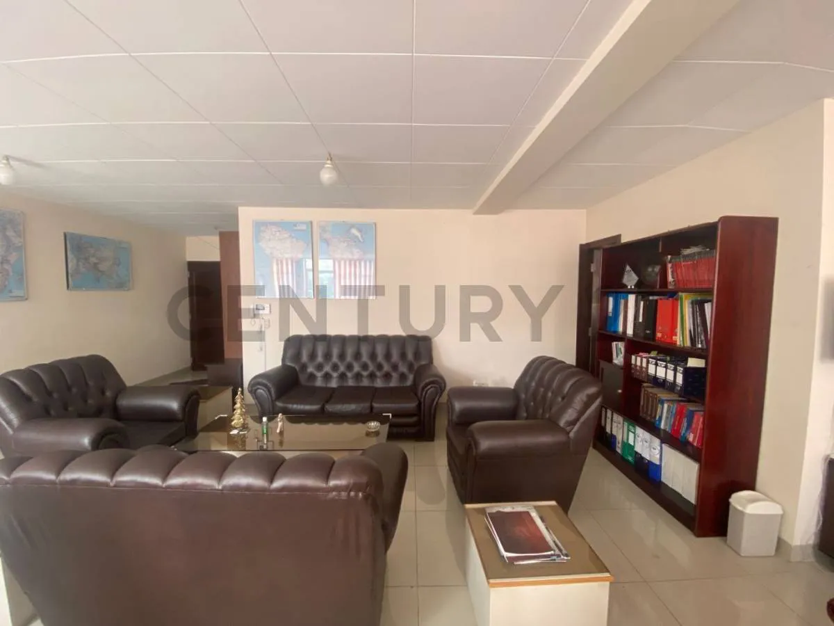 Foto 5 de Oficina Corporativa en Anticrético de 56m² - Edificio Centro de Negocios Obrajes