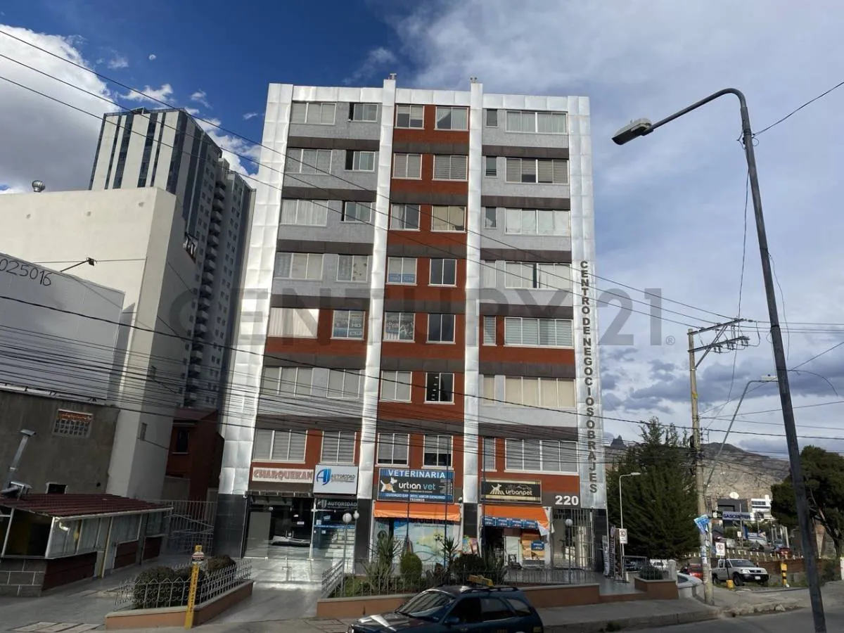 Foto 1 de Oficina Corporativa en Anticrético de 56m² - Edificio Centro de Negocios Obrajes