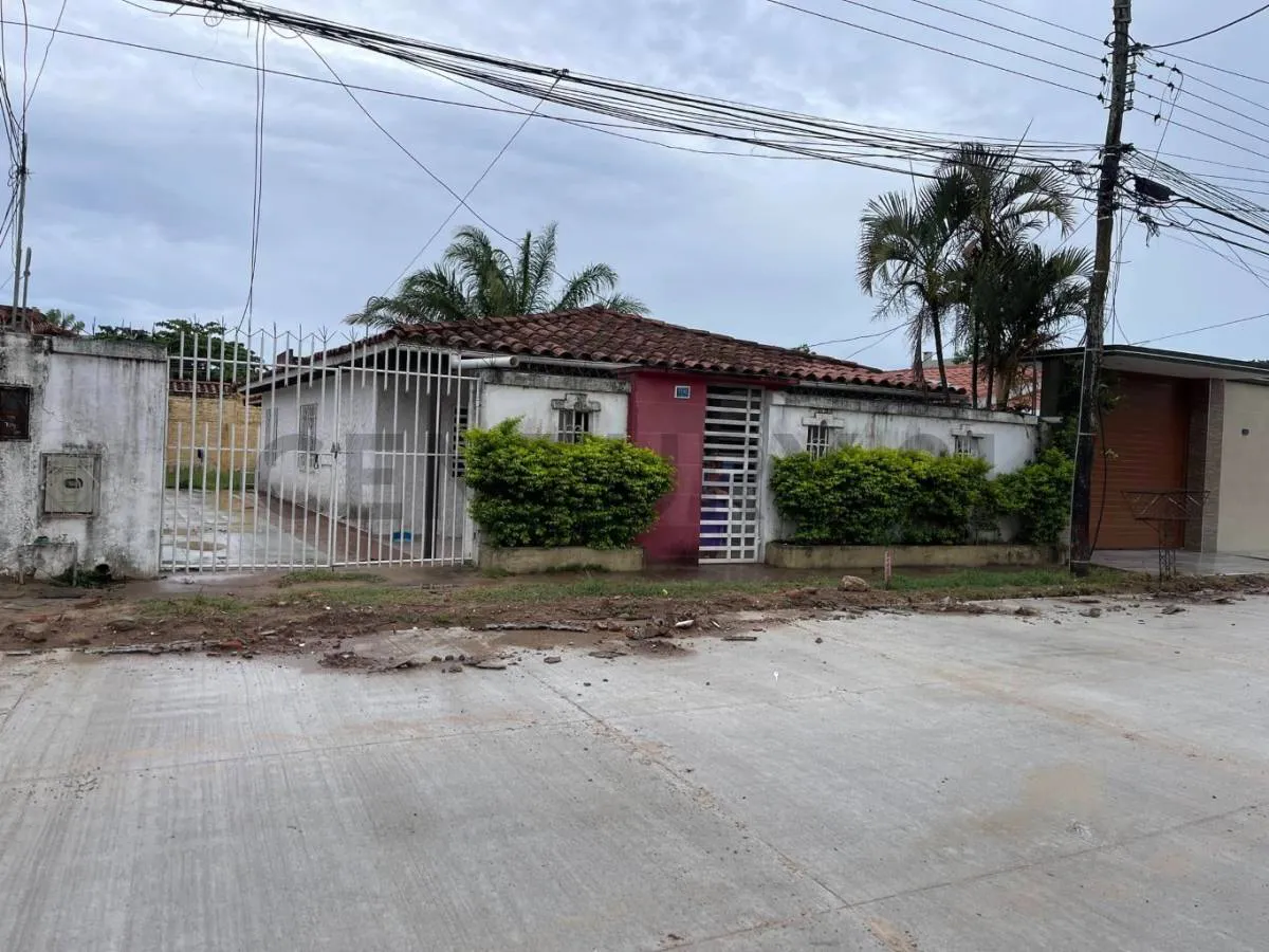 Foto 1 de Casa en Anticretico Barrio Jardin Latino