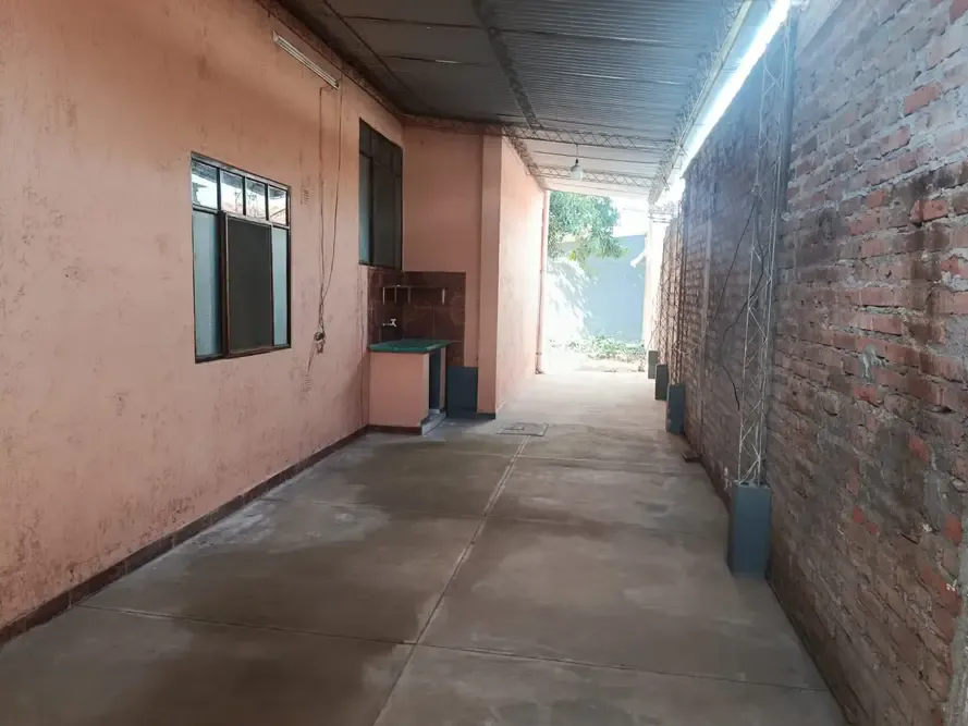 Foto 2 de Propiedad con Doble Frente y 2 Viviendas Independientes – Calles Boquerón y Bolívar