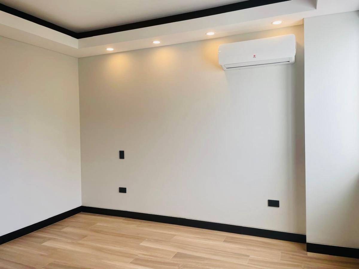 Foto 6 de Departamento de Lujo en Alquiler en Equipetrol Eurodesign