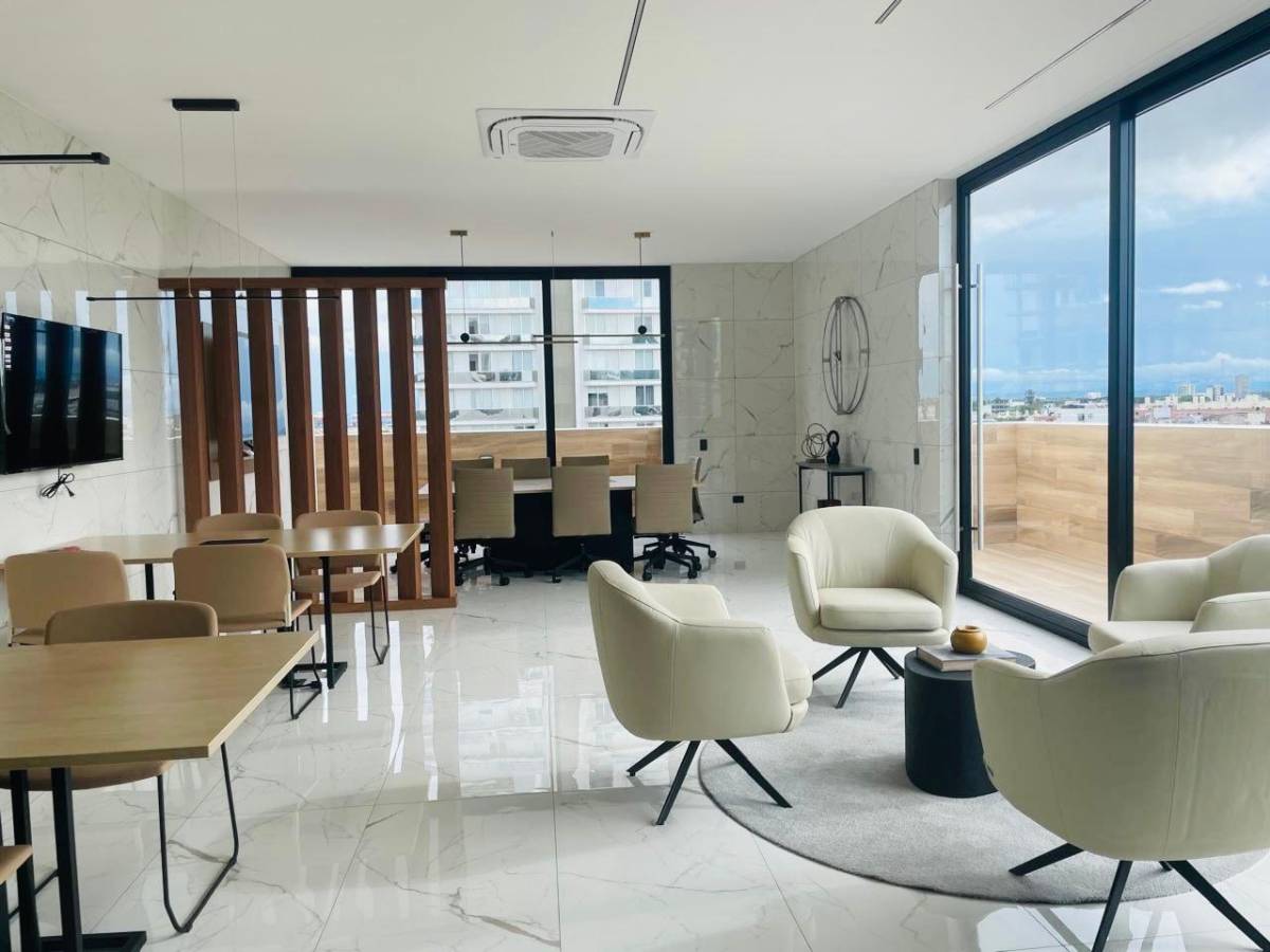 Foto 3 de Departamento de Lujo en Alquiler en Equipetrol Eurodesign