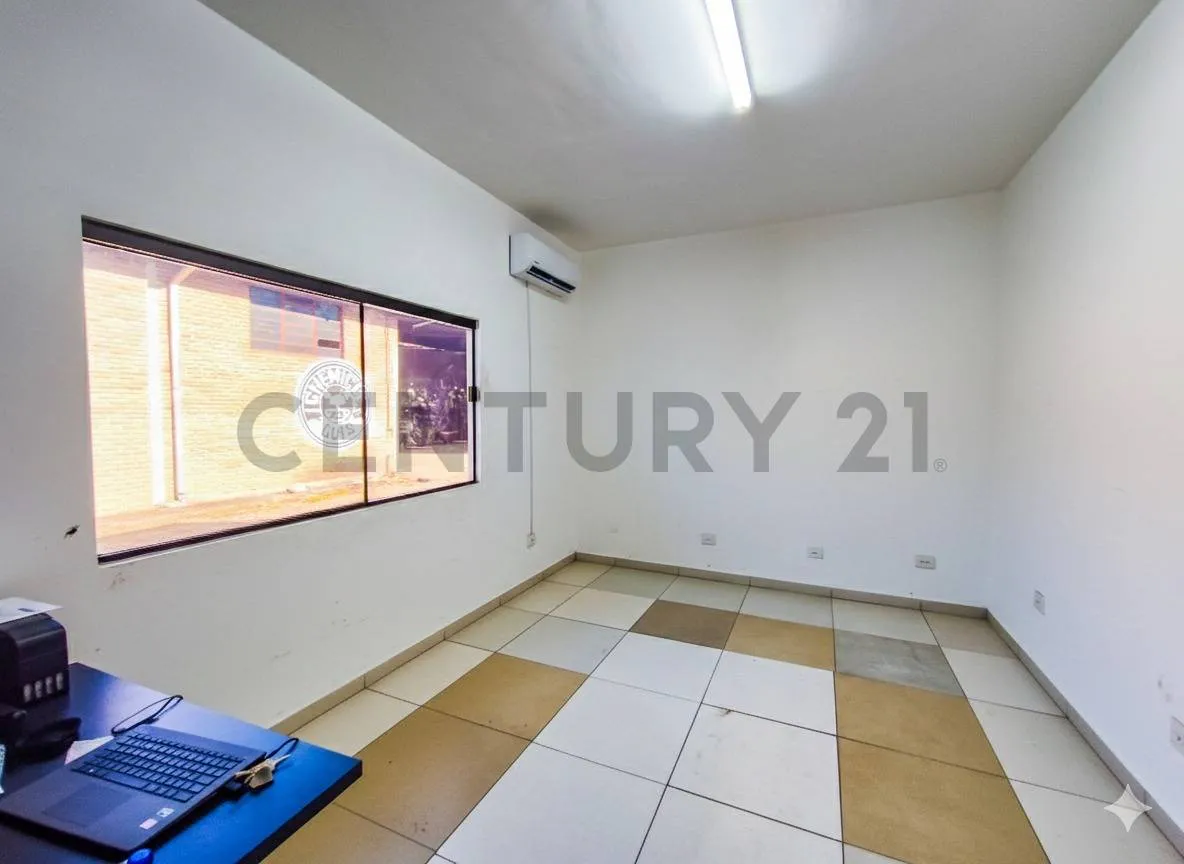 Foto 6 de Galpones en Venta Avenida santos Dumont, Barrio Ramafa, Calle Abapo.