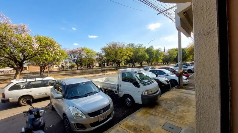 Foto 6 de Oficina en Alquiler Sobre Av. Jaime Paz - Z. Aeropuerto- Tarija