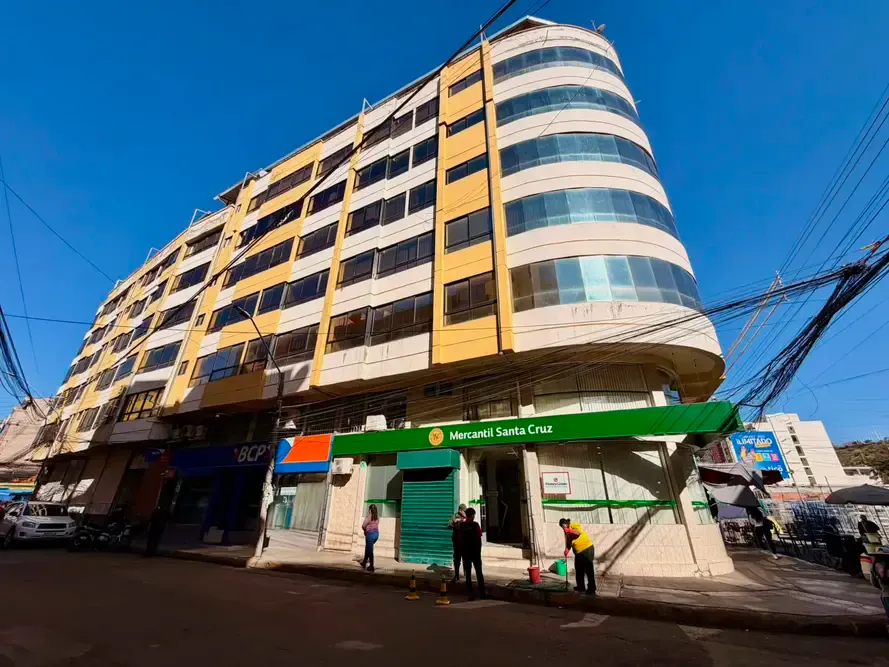 Foto 2 de Local Comercial en Alquiler – Piso 2-9 en El Centro de Cochabamba