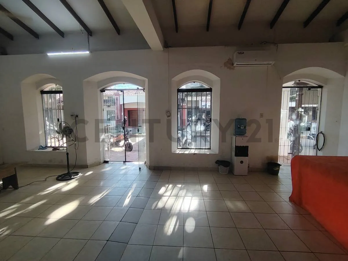 Foto 4 de sala amplia en alquiler sobre av principal 18 de noviembre