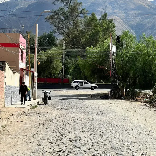 Foto 1 de Terreno Comercial en Venta Km 5 Frente a La Piscina del Colegio Kanata de 1.069 M² Camino a Sacaba