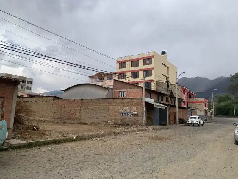 Foto 9 de Terreno Comercial en Venta Km 5 Frente a La Piscina del Colegio Kanata de 1.069 M² Camino a Sacaba