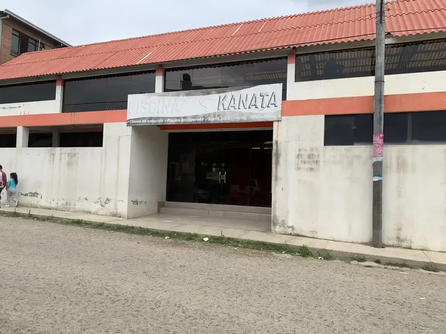 Foto 5 de Terreno Comercial en Venta Km 5 Frente a La Piscina del Colegio Kanata de 1.069 M² Camino a Sacaba