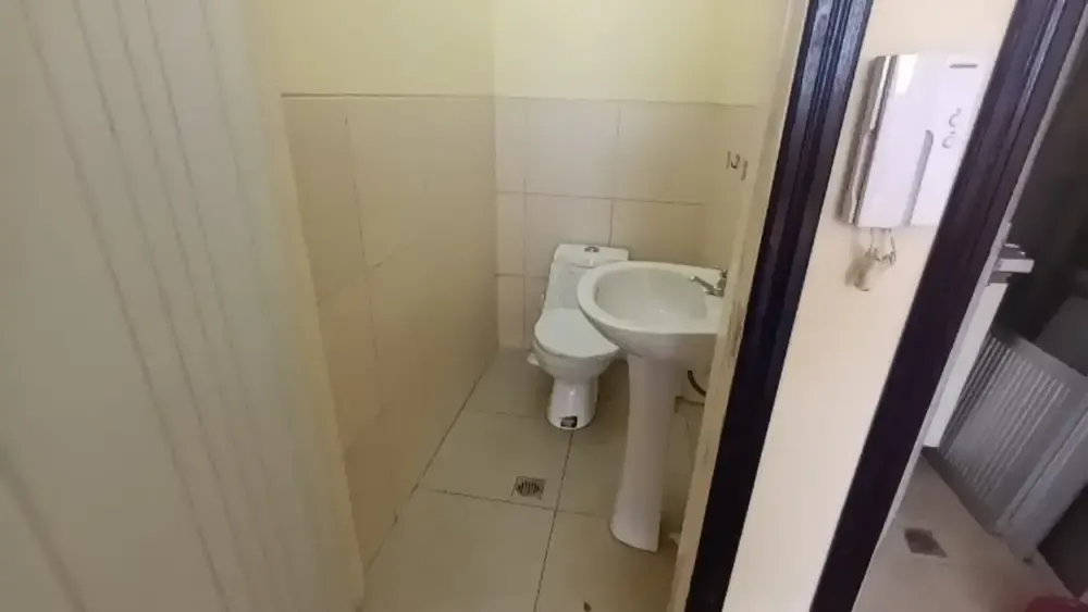 Foto 4 de Oficina en Alquiler Obrajes 40m2 con Baño y Cocineta en Planta Baja