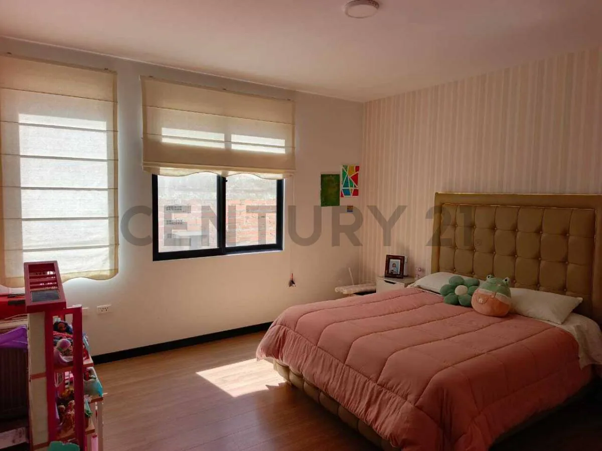 Foto 6 de Casa con Jardin de 3 Niveles en Anticretico