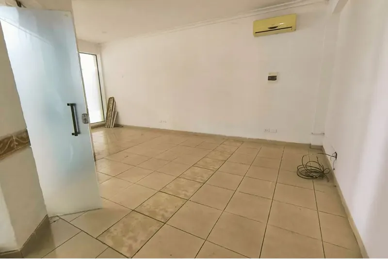 Foto 11 de Oficina Ejecutiva en Edificio de Lujo en Planta Baja Edificio Don Alcides