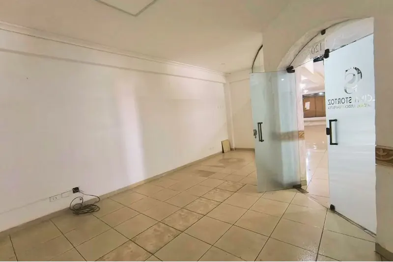 Foto 10 de Oficina Ejecutiva en Edificio de Lujo en Planta Baja Edificio Don Alcides