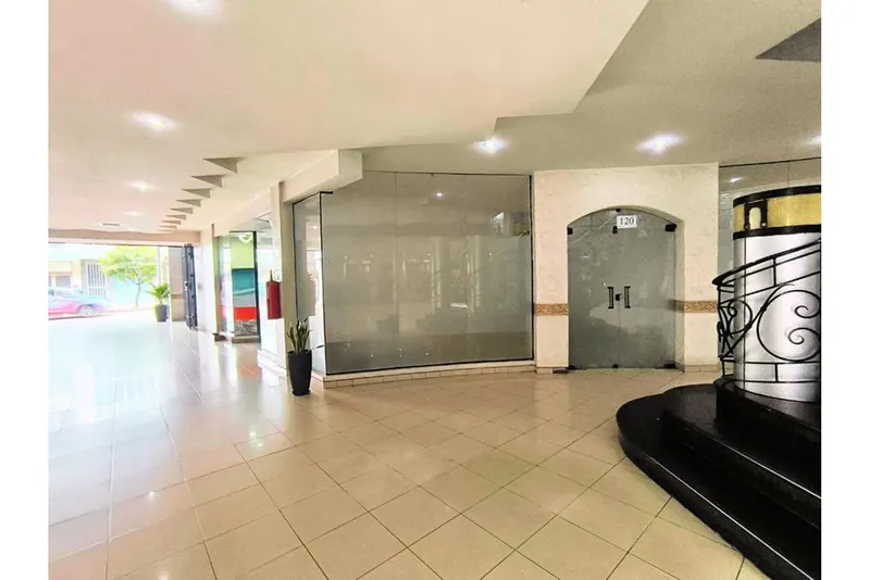Foto 7 de Oficina Ejecutiva en Edificio de Lujo en Planta Baja Edificio Don Alcides