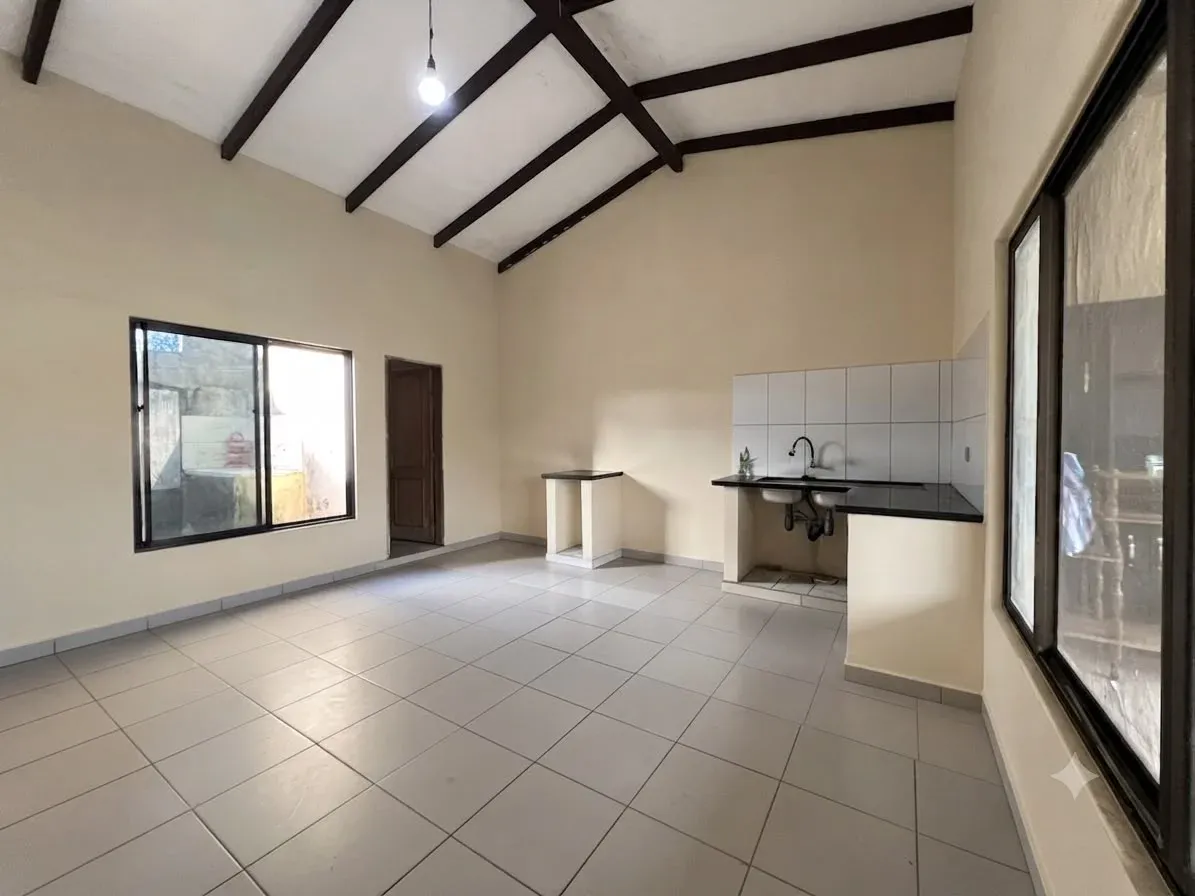 Foto 1 de Casa En Venta Con Amplio Terreno - Zona Norte Satelite