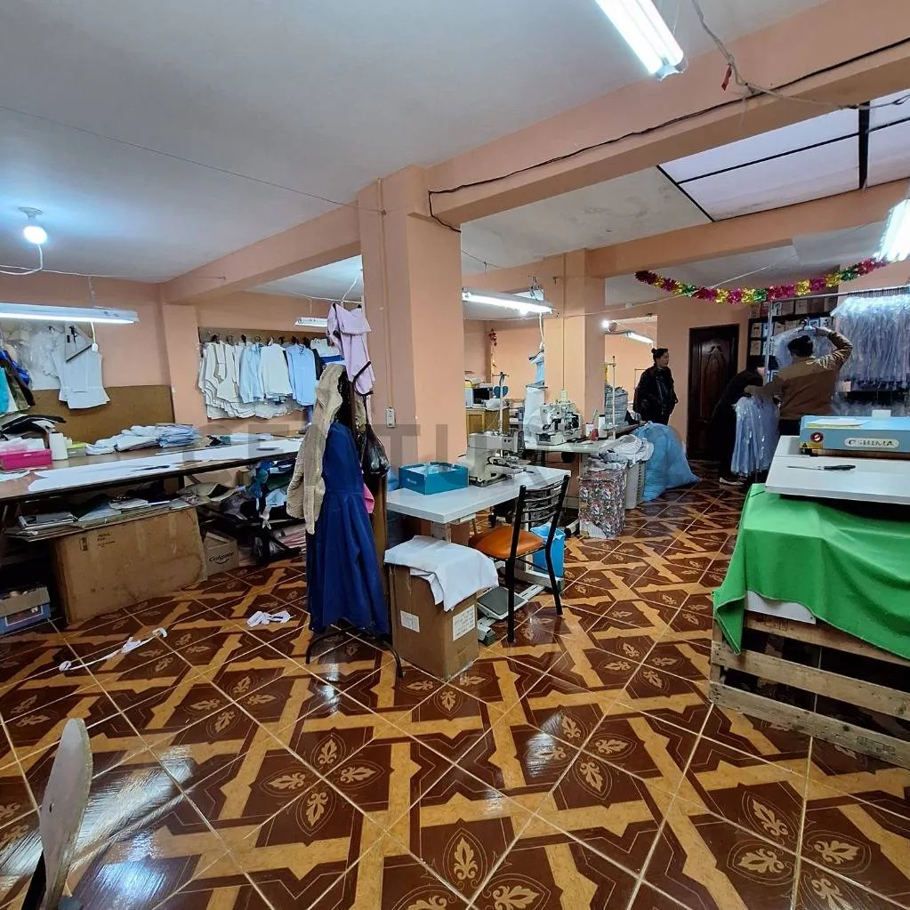 Foto 10 de Venta de Taller, Deposito o Salon de Eventos Centro de La Paz