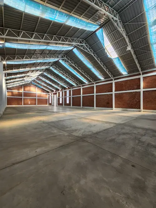 Foto 7 de Galpón Industrial en Alquiler – Av. Tiahuanaco, El Alto