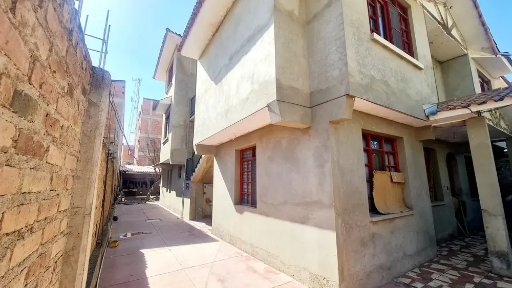Foto 3 de 📍 ¡Ubicación Privilegiada❗ Hermosa Casa en Venta a Pasos de La Av. Colcapirhua (Zona Sumumpaya)