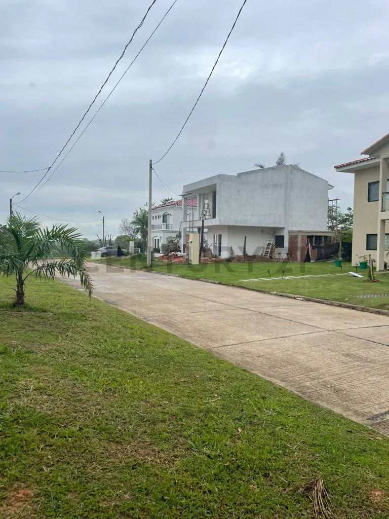Foto 3 de Terreno en venta Urbanización Cerrada Bella Flor - Urubo
