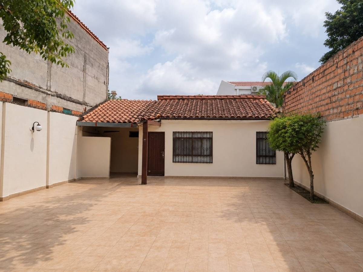 Foto 1 de CASA A PRECIO DE TERRENO