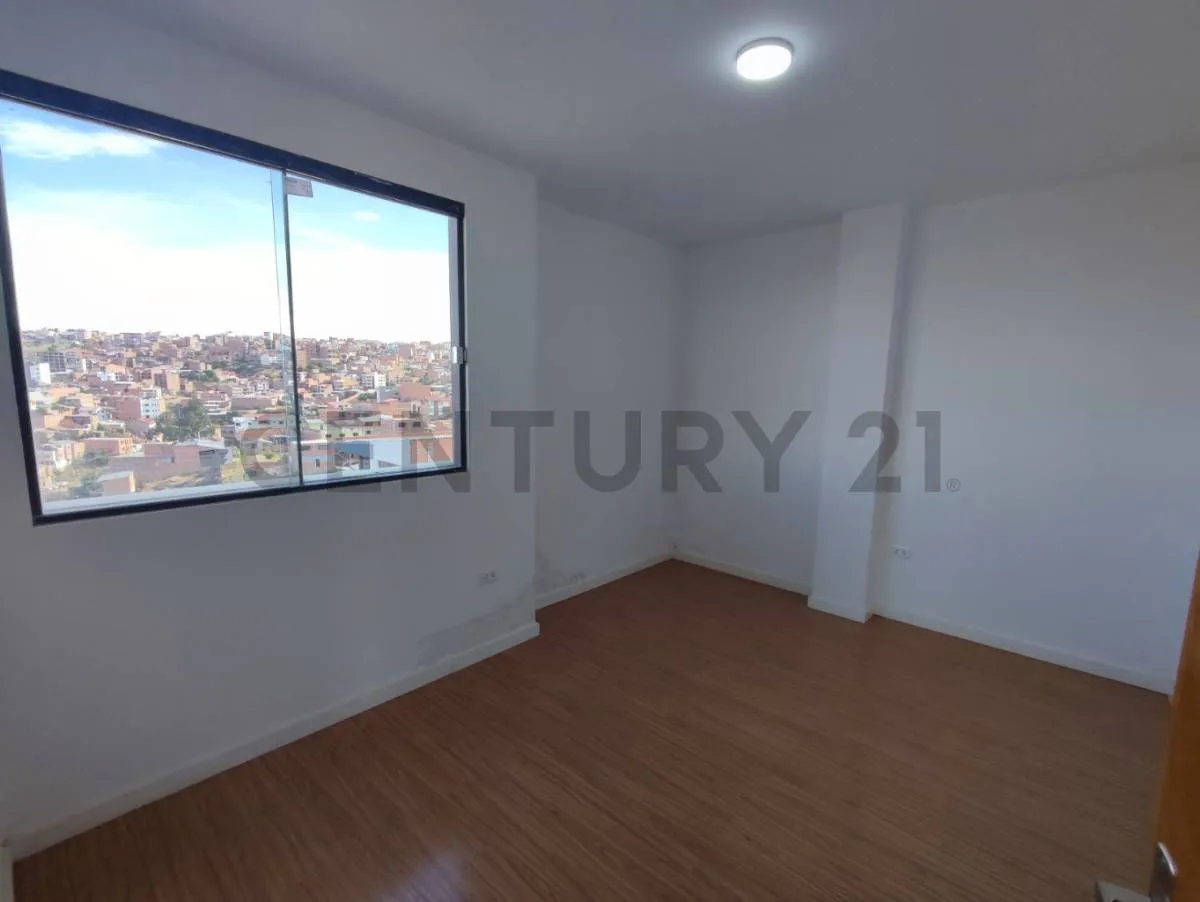Foto 13 de Departamento en Alquiler - 1.800 Bs