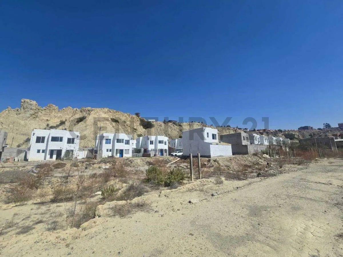 Foto 1 de Terreno en Venta – Jupapina Dentro del Condominio Santorini