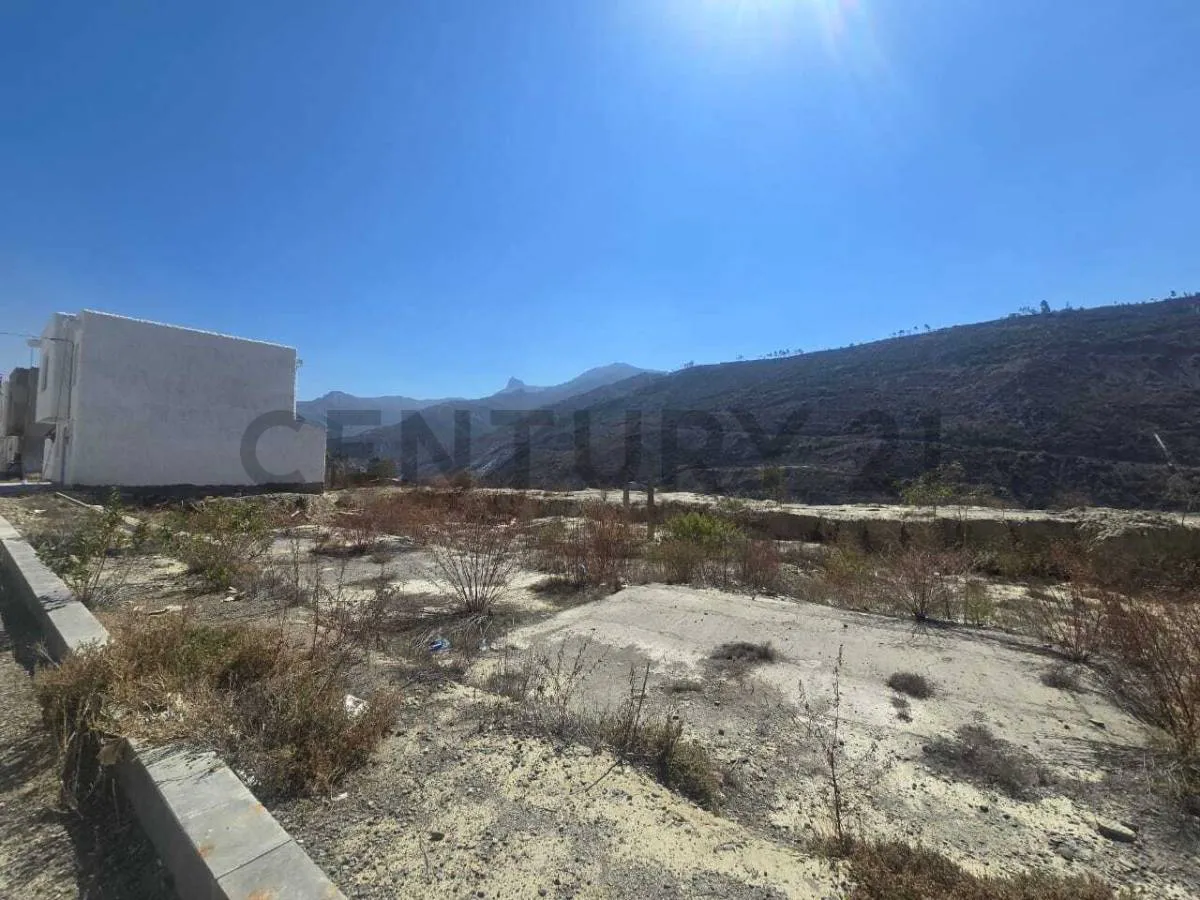 Foto 2 de Terreno en Venta – Jupapina Dentro del Condominio Santorini